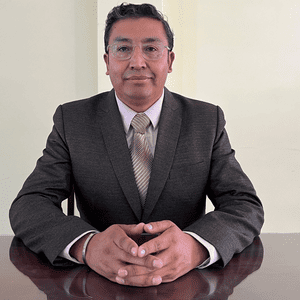 Decano - M.Sc.Ing. Vladimir Wilver Saavedra Terán