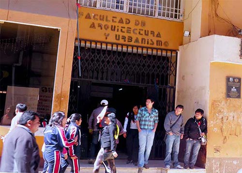 Frontis Facultad de Arquitectura y Urbanismo