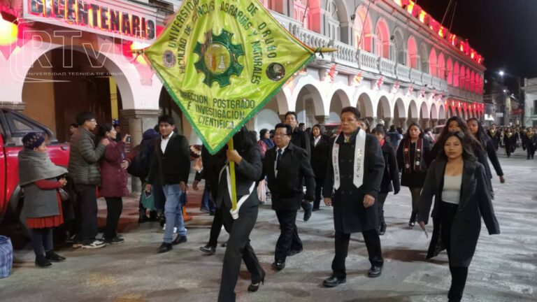 Realización del desfile nocturno de alegorías en homenaje a 73 años de la Facultad de Ciencias Agrarias y Naturales