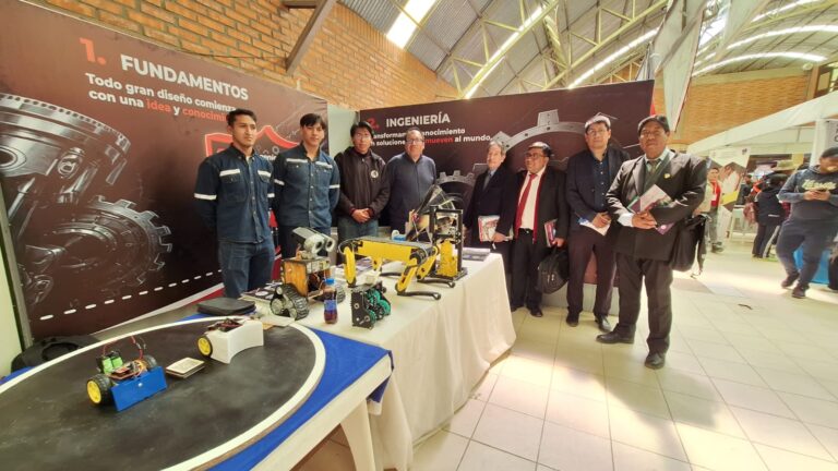 FERIA PROFESIOGRÁFICA PRESENTA MEDIO CENTENAR DE CARRERAS PROFESIONALES DE LA UTO