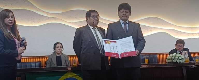 2da Patente otorga el SENAPI a la FNI-UTO por la obtensión de derivados de las Salmueras