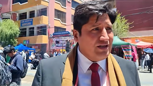 Estudiantes de Trabajo Social socializan la riqueza de los pueblos indígenas y afrobolivianos en la Feria Académica de la FDCPS
